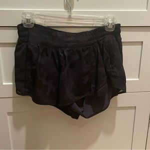 Lululemon Hotty Hot 2.5 Shorts